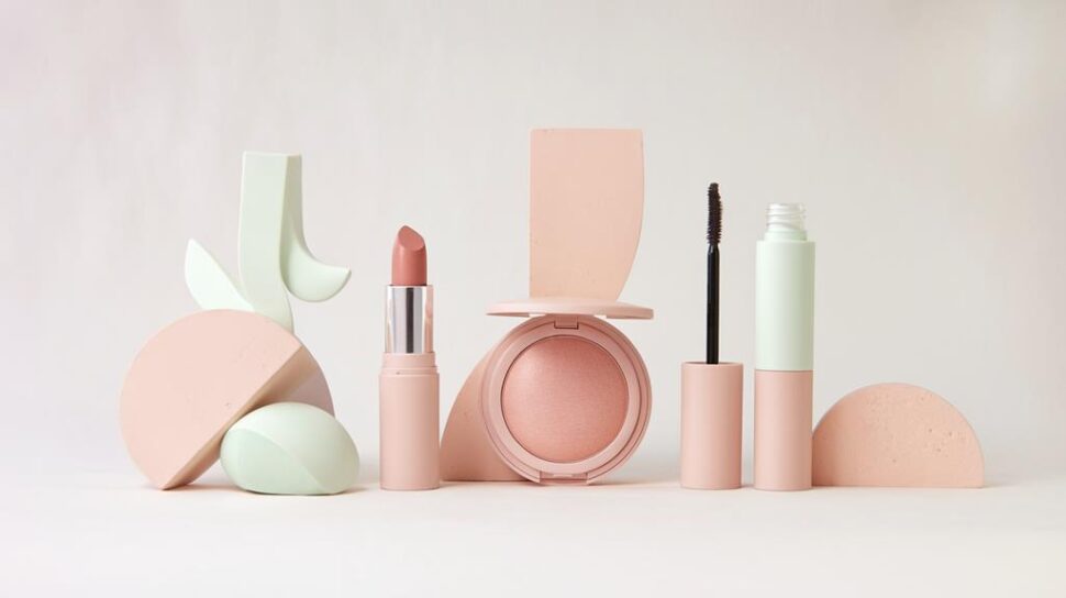 minimalistic cosmetic packaging trends